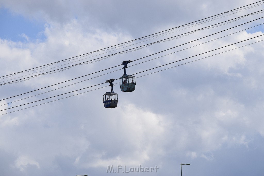 Koelner Seilbahn Gondel blieb haengen Koeln Linksrheinisch P106.JPG - Miklos Laubert